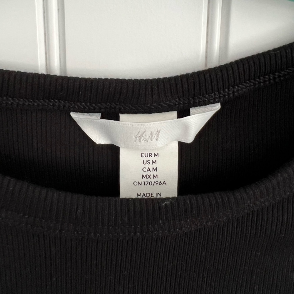 H&M tank top - Picture 2 of 2